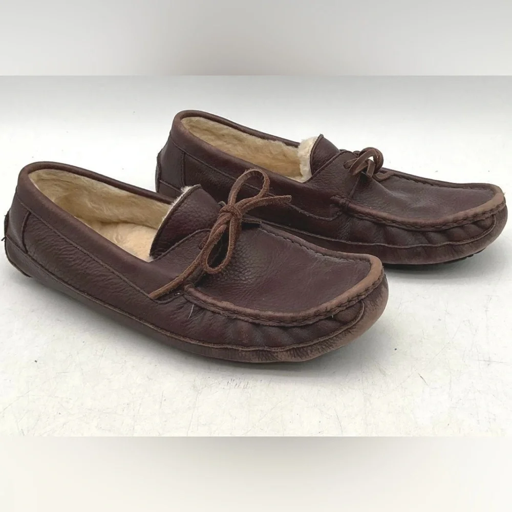 🐻 UGG Ascot Leather Slippers Men’s Size 10 – Chestnut Brown